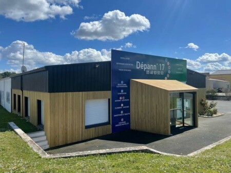 facade bardage bois magasin depann 17