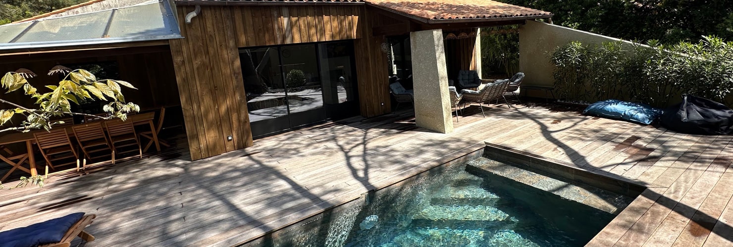 aménagement bois autour piscine maison royan 17
