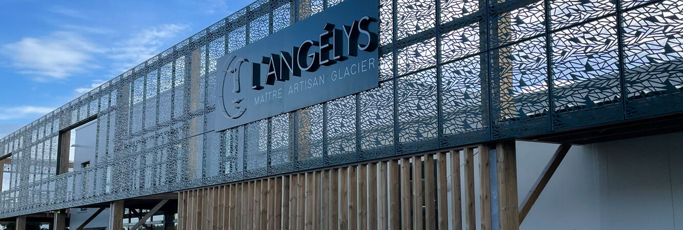 façade bois acier usine l'angelys saint jean d'Angely 17400