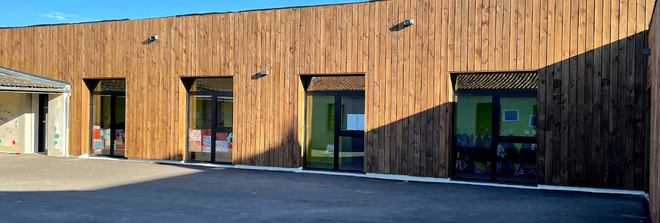 habillage façade bois Douglass groupe scolaire Charente maritime