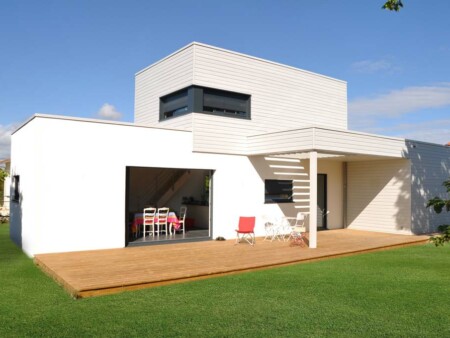 construction maison moderne toit plat ossature bois bardage 17200 royan - vaux sur mer