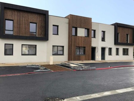 construction maison sos village enfant gemozac bois zinc