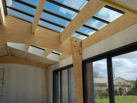 pose baie vitrée verrière aluminium extension de maison contemporaine Charente maritime