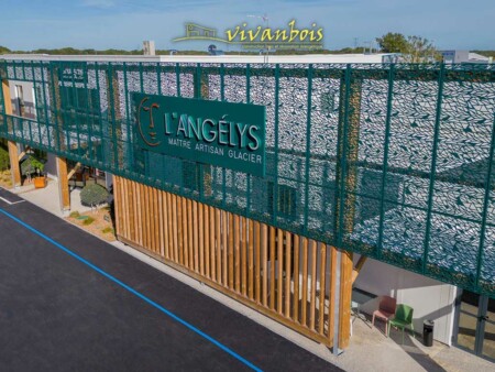 pose facade bois usine angelys saint jean d angely