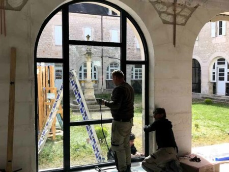 poseur menuiseries aluminium maison diocesaine 17100 saintes