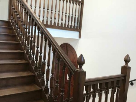 fabrication escalier hêtre quart tournant diocèse saintes