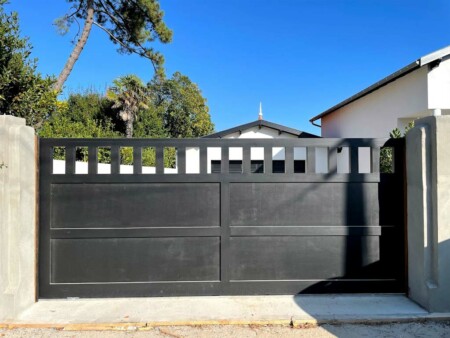 fabrication pose portail bois contemporain saint palais