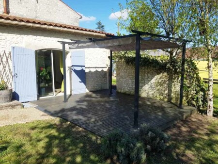 pose terrasse pin et pergola