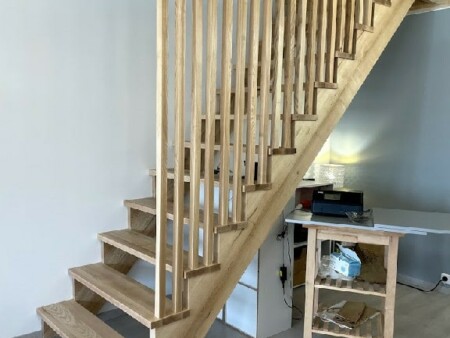pose escalier en frene local commercial 1