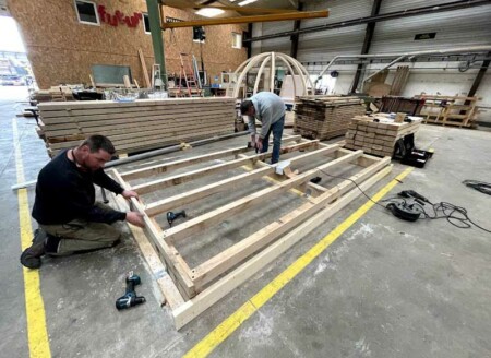 fabrication atelier panneau bois maison