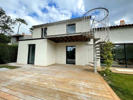 terasse bois escalier metal maison vaux sur mer
