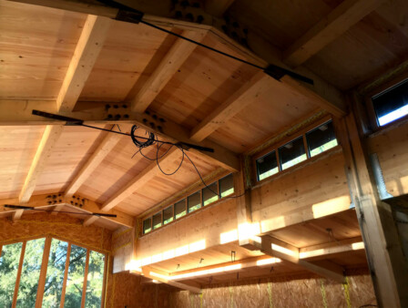 vue interieure charpente bois mur osb