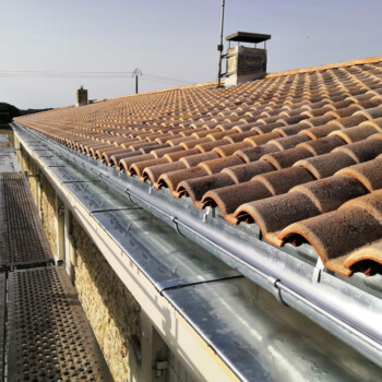 restauration tuile toiture et gouttière zingue Charente maritime